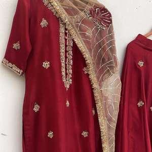 Traje de fiesta tradicional para mujer, colección de Chinon, Top DE TRABAJO bordado de secuencia pesada y Palazzo de trabajo de encaje con Dupatta - Product Image 4