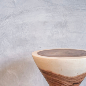 Mesa auxiliar de reloj de arena de madera maciza Suar, muebles de madera hechos a mano únicos, acabado liso - Product Image 4