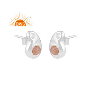 Nouvelles Boucles d'Oreilles Clous en Argent Sterling Fin et Pierre de Lune Pêche Naturelle, Fabricant de Bijoux Personnalisés - Product Image 1