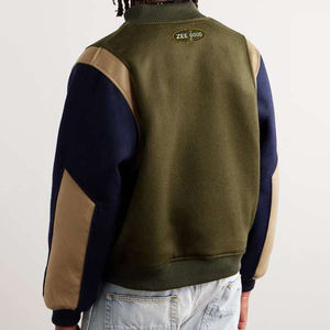 เสื้อแจ็คเก็ตกันน้ำแบบมีฮู้ดสำหรับฤดูหนาว ผ้าฝ้าย 100% ยูนิเซ็กซ์ สไตล์แฟชั่นสตรีท  พร้อมโลโก้ด้านหน้า  ขายส่งเสื้อแจ็คเก็ตผู้ชาย - Product Image 3