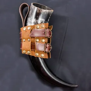 Chope de bière classique en corne de buffle naturelle avec corne de buffle faite à la main à la main avec support en cuir par HAND MADE CRAFT - Product Image 1