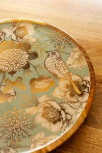 Bandeja de Madera y Resina Hecha a Mano de Alta Demanda con Diseño de Vetas Naturales para el Hogar y la Mesa de Comedor a Precio Mayorista - Product Image 3