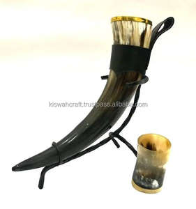 Moderne Tendance Designer Géométrique À La Main Viking Boire Naturel Corne De Bœuf Tankard Tasse Tasse pour Ale Bière Vin Médiéval 12 Pouces - Product Image 1