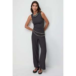 Chemise sans manches à col bateau, décontractée, amincissante, mignonne, avec dentelle brodée sur le devant, disponible en soie, en mousseline de soie, en lin, en tricot, taille XL, pour les fêtes de printemps - Product Image 4