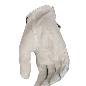 Vente en gros de gants de football américain en cuir, légers, écologiques, avec logo et couleur personnalisés de haute qualité, fabriqués au Pakistan - Product Image 5