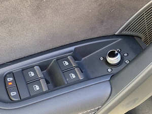 Audi SQ5 3.0T quattro Premium Plus 2023 en parfait état - Product Image 6