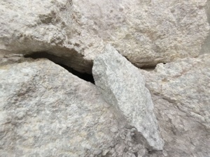 Pyrophyllite en morceaux pour support catalytique dans les réacteurs chimiques avec une grande surface de contact et des spécifications de stabilité thermique - Product Image 3