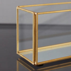 Porte-bougie et lanternes en verre encadrées de métal doré, design rectangulaire fait à la main pour la décoration de la maison et des mariages - Product Image 3