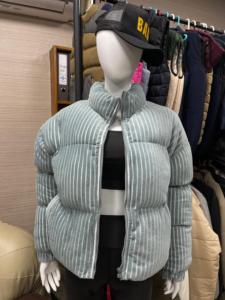 แจ็คเก็ตซิปแบบสั่งทำขายส่งปี 2025 ดีไซน์แจ็คเก็ตบอมเบอร์สำหรับฤดูหนาว แจ็คเก็ตเดินทางทรงโอเวอร์ไซส์ แจ็คเก็ตกันลมลำลองทรงบ็อกซี่ - Product Image 3