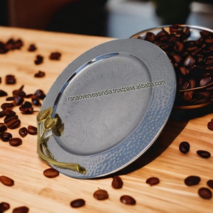 ถาดสแตนเลสทรงกลมพร้อมที่จับใบไม้สำหรับบ้านและโรงแรมถาดเสิร์ฟแบบทุบทำจากโลหะ - Product Image 3