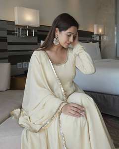 Robe Anarkali en Georgette Ivoire de Luxe Unity avec Dupatta Doux, Élégante pour les Fêtes et les Occasions Spéciales - Product Image 4