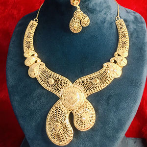 Ensemble de bijoux tendance en plaqué or 24 ct de style classique de Dubaï pour la France - Product Image 1