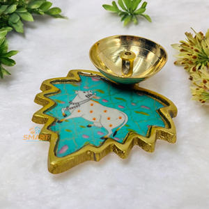 Vajilla impresa de latón soldado chapado en oro Pichwai Diya/Deepak para decoraciones y regalos religiosos modernos para el hogar y la boda - Product Image 2