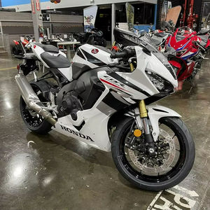 Honda CBR1000RR 2025-2026, 998 cc, Motor de 4 Cilindros en Línea, 4 Tiempos, Motocicleta Deportiva Nueva, Origen Estadounidense, Velocidad Máxima >80 km/h - Product Image 2