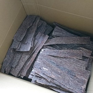 Huile Essentielle Pure de Qualité Supérieure Oud Vietnam Agarwood Chips Écologique Anti-rides Hydratant à Prix Raisonnables - Product Image 4