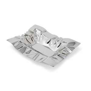 Bol de service carré en acier inoxydable ondulé royal et chic avec revêtement PVD argenté disponible dans une gamme de designs élégants - Product Image 1