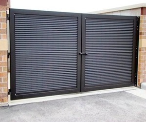 ประตูรั้วไฟฟ้าที่ปลอดภัยและดูแลรักษาง่ายสำหรับไซต์ก่อสร้าง ระเบียงอะลูมิเนียมควบคุมระยะไกล การสร้างแบบจำลอง 3 มิติ ใหม่ - Product Image 1