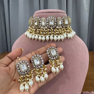 Conjunto de collar Polki de diseñador de lujo chapado en oro antiguo con pendientes joyería nupcial para celebración de boda y fiesta - Product Image 1