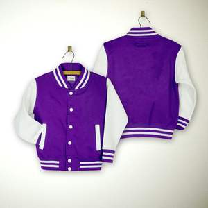 Chaquetas Vintage Varsity donde la tradición se encuentra con el estilo atemporal, un símbolo clásico de logro, ropa informal universitaria ergonómica icónica - Product Image 5