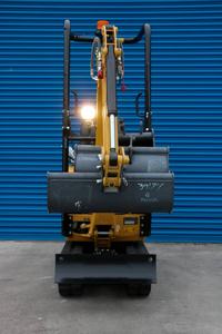 Mini-excavatrice CAT 300.9D 1 tonne Diesel Compacte avec hydraulique auxiliaire - Product Image 6