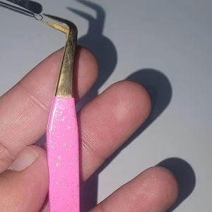 Pinzas Profesionales de Acero Inoxidable Rosa de 90 Grados para Extensión de Pestañas, Punta Fina y Suave, Antimagnéticas, 10 mm, Belleza Sostenible - Product Image 5