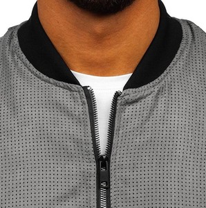 แจ็กเก็ตยีนส์สีดำสำหรับผู้ชายสไตล์เลตเตอร์แมนลำลองฤดูหนาวออกแบบได้ตามต้องการตกแต่งลวดลายและแขนเสื้อหนังย้อมสี - Product Image 1