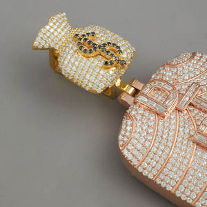 Colgante de diamante Hip Hop cultivado en laboratorio de moda único meticulosamente elaborado en diamantes de claridad VVS de Plata de Ley 925 - Product Image 3