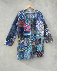 Veste en jersey de coton matelassée réversible, écologique, respirante, à motifs floraux, boutonnée, faite à la main en Inde, pour femmes, toutes saisons - Product Image 2