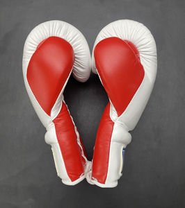 Guantes de boxeo ganadores blancos y rojos para artes marciales y entrenamientos Boxeo ganador personalizable con cordones en cuero genuino de alta calidad - Product Image 5