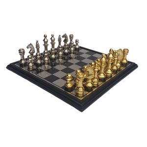 Jeu d'échecs décoratif design en métal antique avec pièces en laiton et plateau en marbre avec pièces en marbre numérique personnalisées élégantes - Product Image 6
