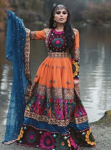 Vestido Kuchi de inspiración vintage, vestido afgano bohemio, raíces culturales étnicas, mangas largas, bordado a mano, gasa, personalizable - Product Image 2