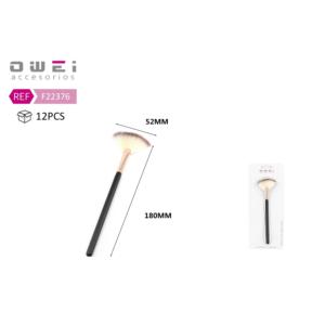 Black <b>Large</b>-Head Single Makeup Brush with <b>Fan</b>-Shaped Brush Head - Product Image 1