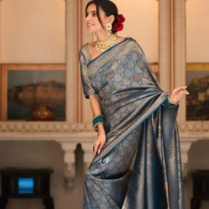 Magnifique Saree Banarasi en Soie Indienne et Pakistanaise avec un Pallu Riche et un Travail Jacquard sur Toute la Surface, Idéal pour les Fêtes - Product Image 5