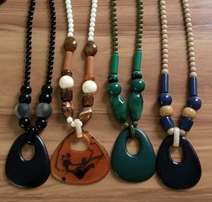 Collier en perles de résine faites à la main Craft Exim, bijoux de mode haut de gamme, élégant pour femmes, à porter en toutes saisons, idéal pour les fêtes, cadeau, exportation - Product Image 1