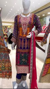 ผ้าจอร์กาตต์หนักพร้อม KURTI-PLAZZO งานเพชรออกแบบล่าสุด - Product Image 2