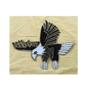 Patch de broderie aigle exclusif Perles et paillettes artisanales pour la mode haut de gamme - Product Image 1