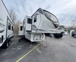 Autocaravanas y Remolques de Viaje Keystones M-o-n-t-a-n-a 3941FO 2025 2024 2026 - Product Image 1