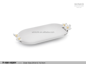 Bandeja Decorativa de Metal Winko WINTER BLOOM, con Asas Decorativas de Flor de Ciruelo Plateadas, Níquel - Product Image 1