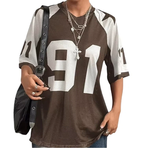 เสื้อฟุตบอลคอวีทรงโอเวอร์ไซส์แบบยูนิเซ็กซ์ ขายส่ง ผ้าตาข่ายแห้งเร็ว สั่งทำได้ ชุดฟุตบอลทรงหลวม สไตล์ Y2k เสื้อฟุตบอลย้อนยุค - Product Image 5