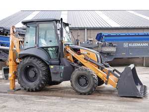 CASE 851FX Chargeuses-pelleteuses Engineering & Construction Machinery Plus 4WD Tractopelle a une puissance moteur de 72 kW - Product Image 2