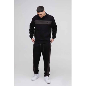 Conjunto Deportivo de 2 Piezas con Capucha y Pantalones Deportivos con Bloques de Color y Logotipo Personalizado, Ropa Deportiva Informal para Hombre - Product Image 4