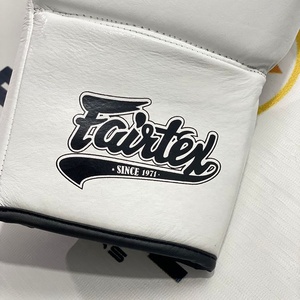 Guantes de Boxeo Fairtex Glory Blancos Personalizados de Primera Calidad, con Cordones, para Entrenamiento Profesional, Cómodos, de Cuero Genuino con Protección UV - Product Image 5