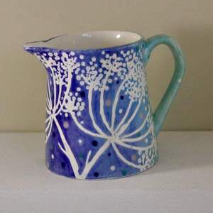 Jarra de resina moderna única, hecha a mano, duradera, ligera, elegante, decorativa, contenedor de bebidas, Ideal para entretenimiento - Product Image 1