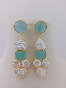 Juego de pendientes de racimo de perlas de mosaico moderno Marco de metal dorado con piedras incrustadas Latón Hecho Producto a granel Diseño personalizado - Product Image 2