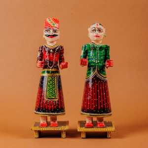 Panel de Resina Art Deco Hecho a Mano con Marco, con Diseño de Isar Gangaur Flawed in Form Rich in Faith, para Ocasiones de Diwali - Product Image 3