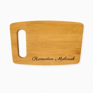 Planche à découper de service en bois luxueuse Yalla Lets Eat gravée élégante et durable Plateau de cuisine Décoration rustique pour la maison - Product Image 6