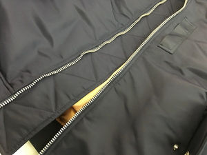 Chaqueta Bomber de Lona Unisex de Alta Calidad con Logotipo Personalizado OEM, Bordado/Impresión Personalizada en la Parte Delantera, Resistente al Viento - Product Image 5