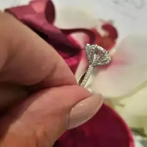 Anillo de Compromiso Vintage para Mujer, TISHYA DIAMOND, Plata de Ley 925, Corte Moissanita, Engaste de Puntas, 5 g, para Regalo de Aniversario de Bodas - Product Image 1