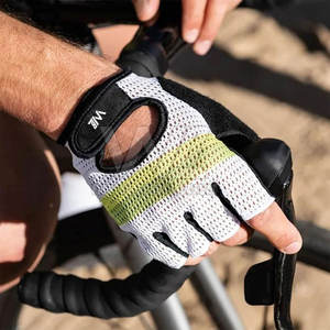 Gants d'haltérophilie pour le sport Gants d'haltérophilie pour la gym Gants d'haltérophilie pour demi-doigts de qualité supérieure - Product Image 2