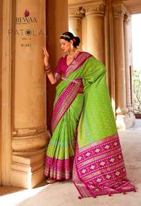 El último Sari de seda estampado Patola pesada de diseñador por Fab Zone - Product Image 5